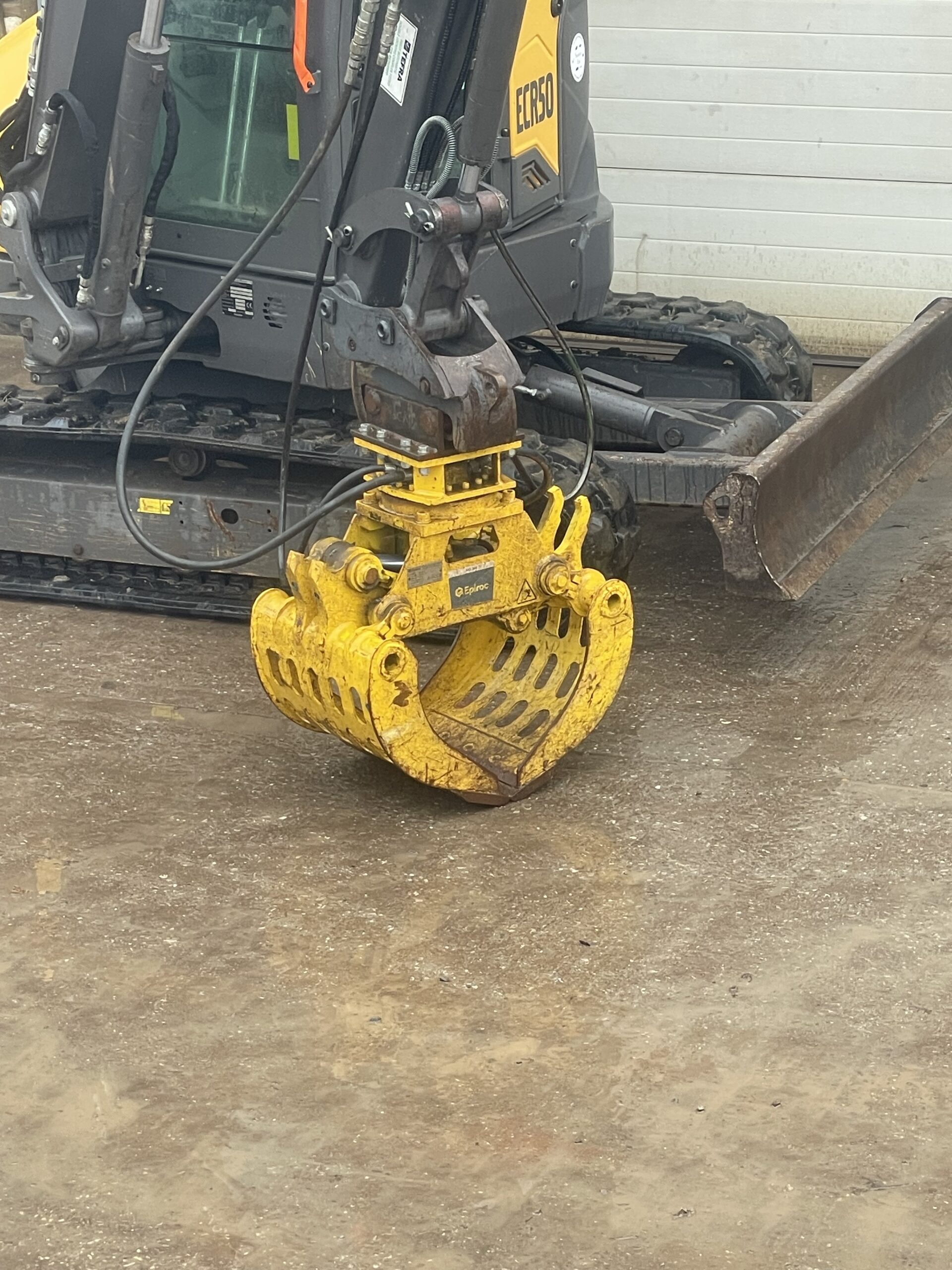 5 Ton Mini Digger & Rotating Grab