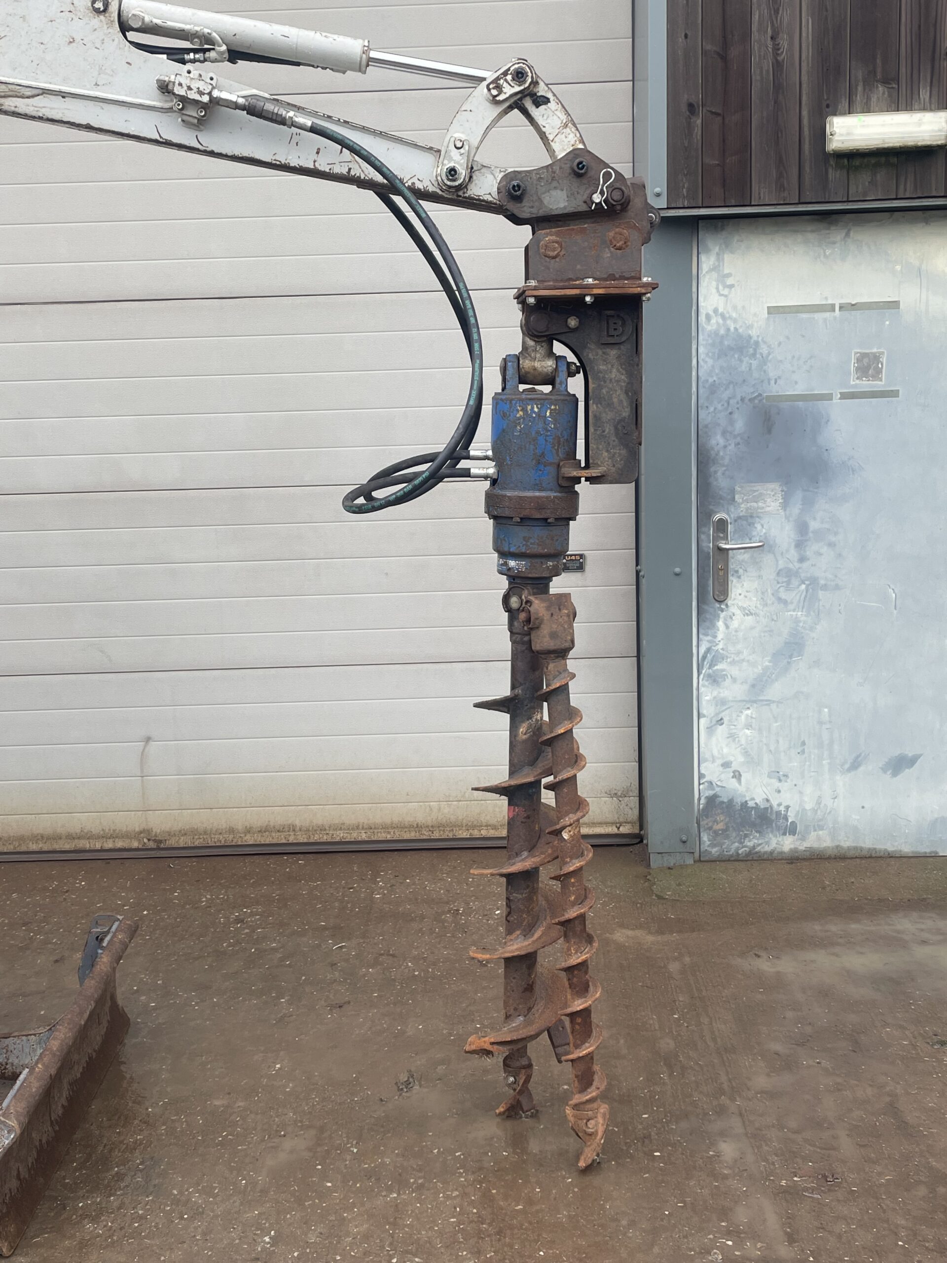 1.7 Ton Mini Digger & Auger