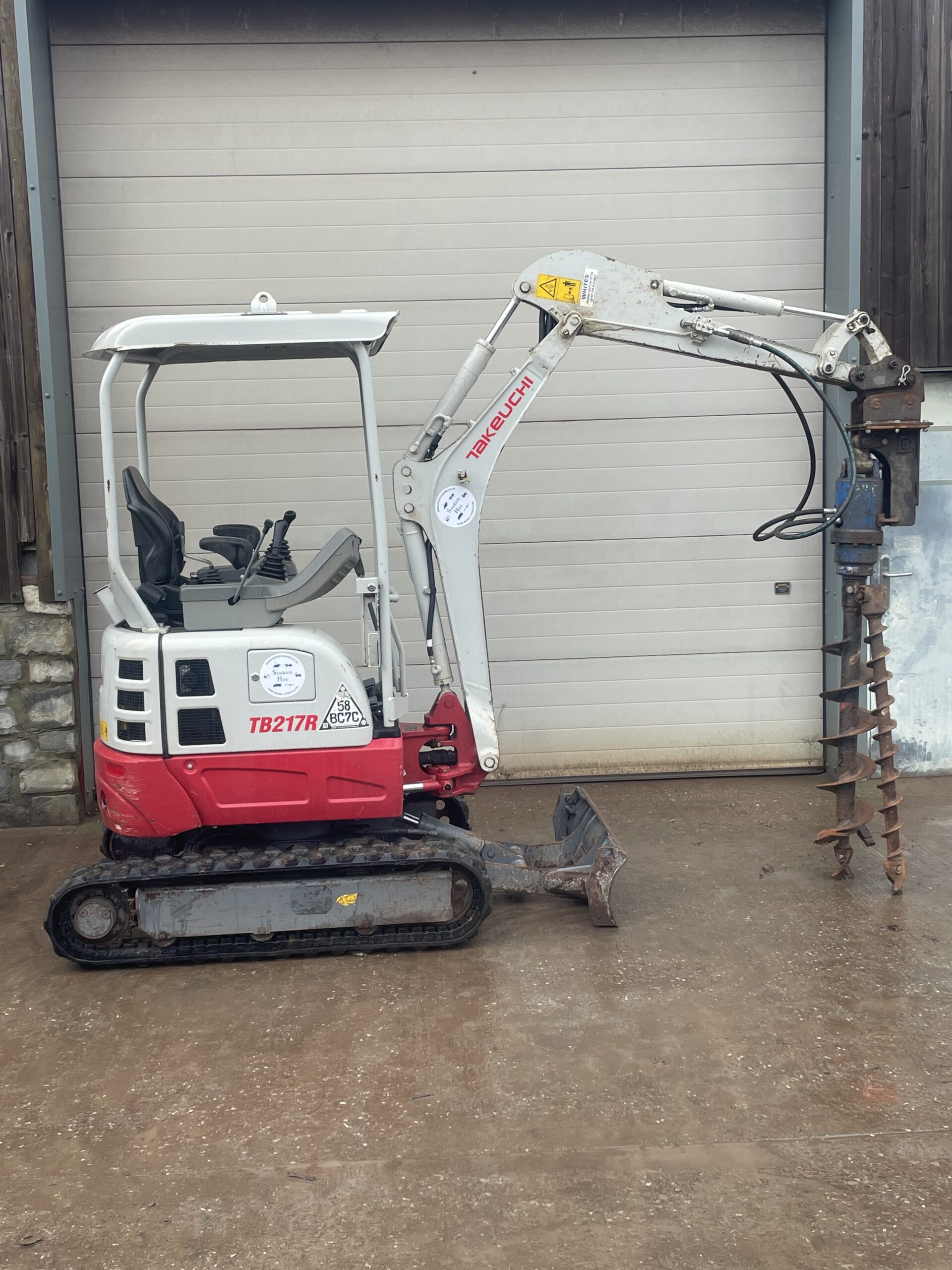 1.7 Ton Mini Digger & Auger